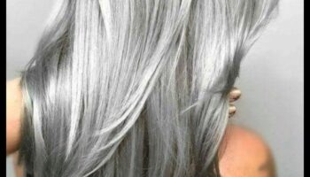 تابع اللون الرمادي الفاتن: أفكار شعر قصير أنيقة للثعالب الفضية
